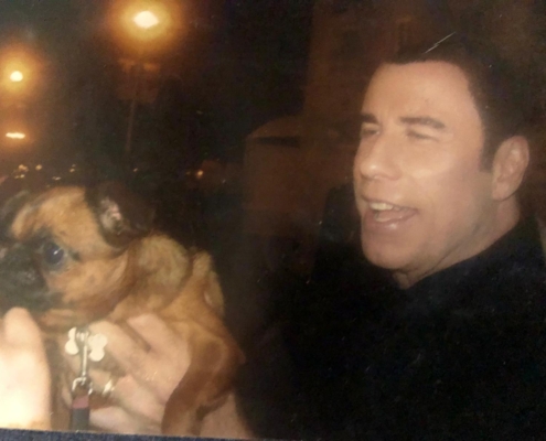 John Travolta con uno de nuestros perros
